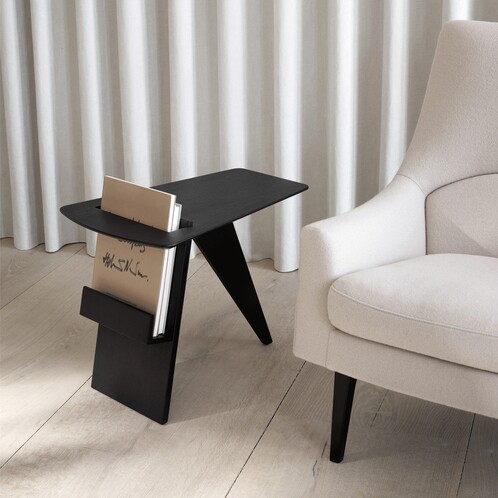 Magazine table