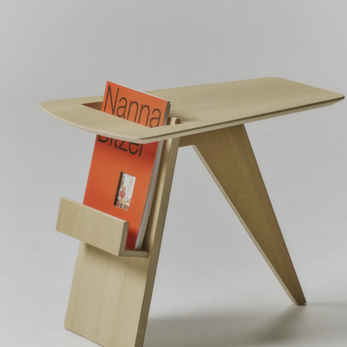 Magazine table